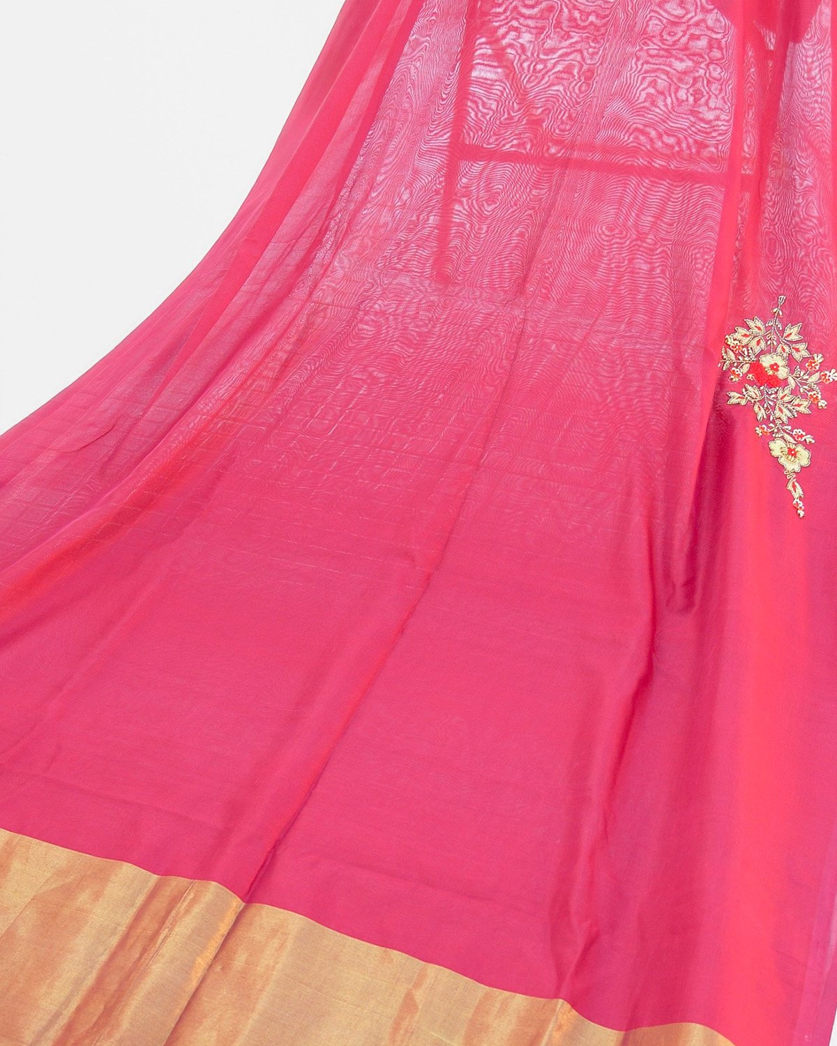 Royal Rose: The Crimson Floral Heritage Set - Image 3